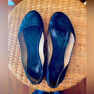 Frye Carson Black ballet Flats (size 7.5)